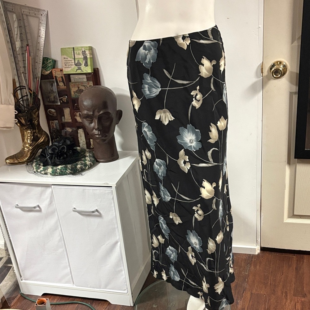 Sense 90s Floral Black&Cream  Skirt